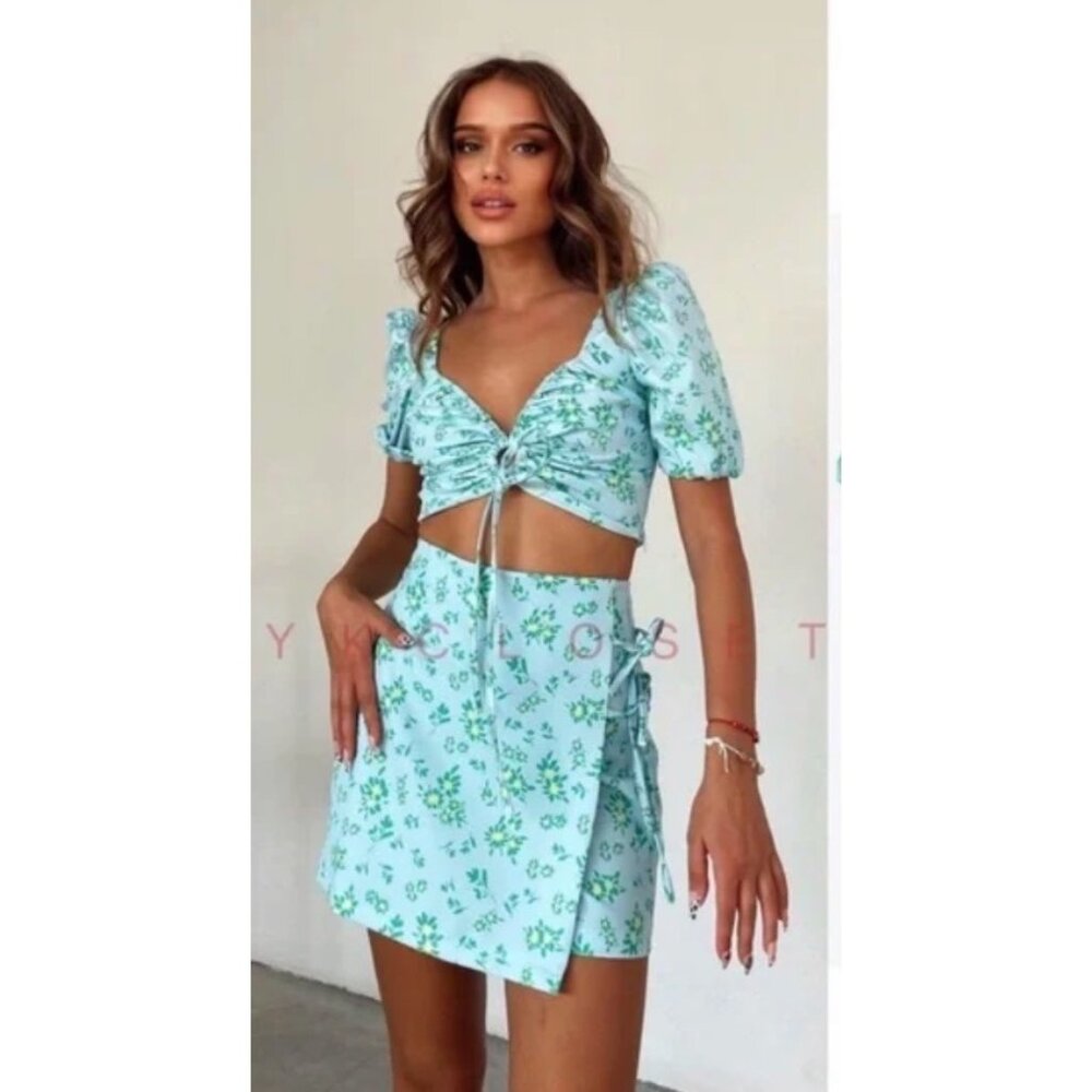 Zara Blue Floral Puff Sleeve Sweetheart Neckline Tie Front Crop Top - Picture 8 of 12